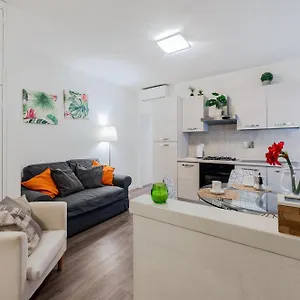 https://ponte-vecchio-boboli-modern-apartment.it-tuscanyhotel.com